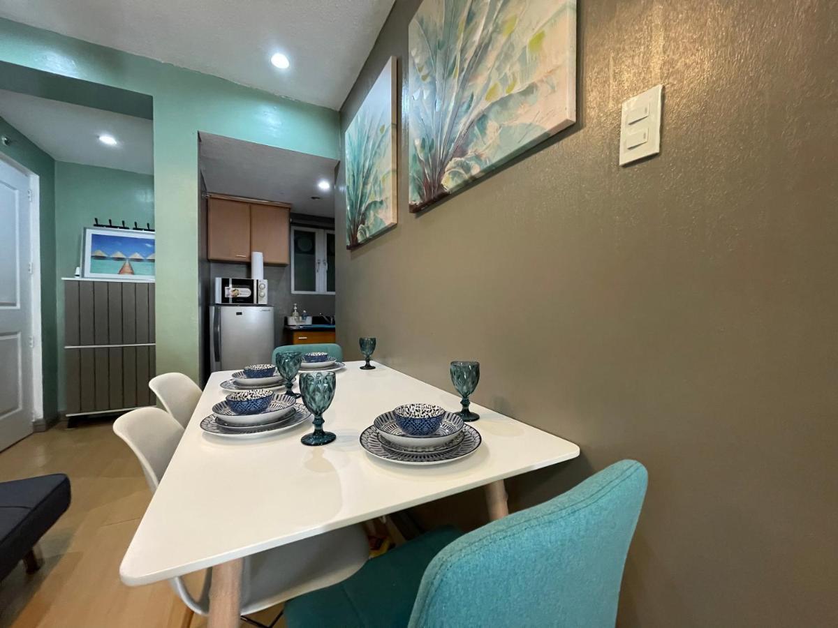 Poolside Family Room Greenbelt Makati マカティ エクステリア 写真