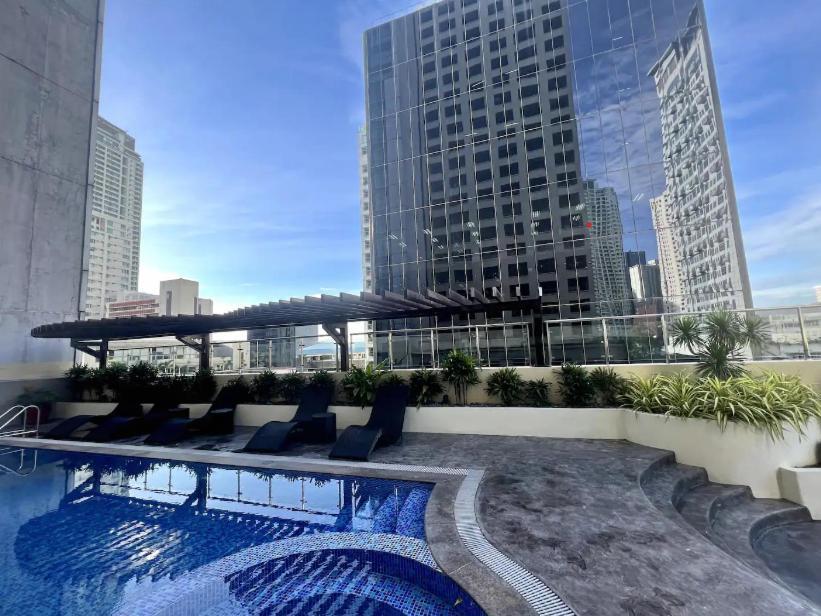 Poolside Family Room Greenbelt Makati マカティ エクステリア 写真